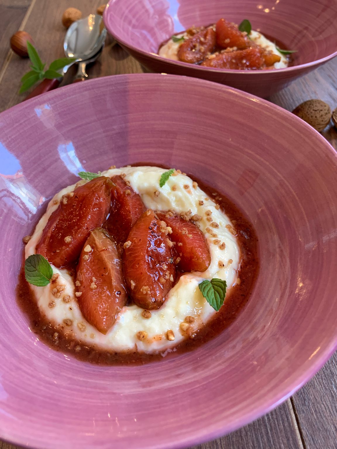 Quark-Zitronenmousse mit weißer Schokolade und Zwetschgen – Schmeck den ...