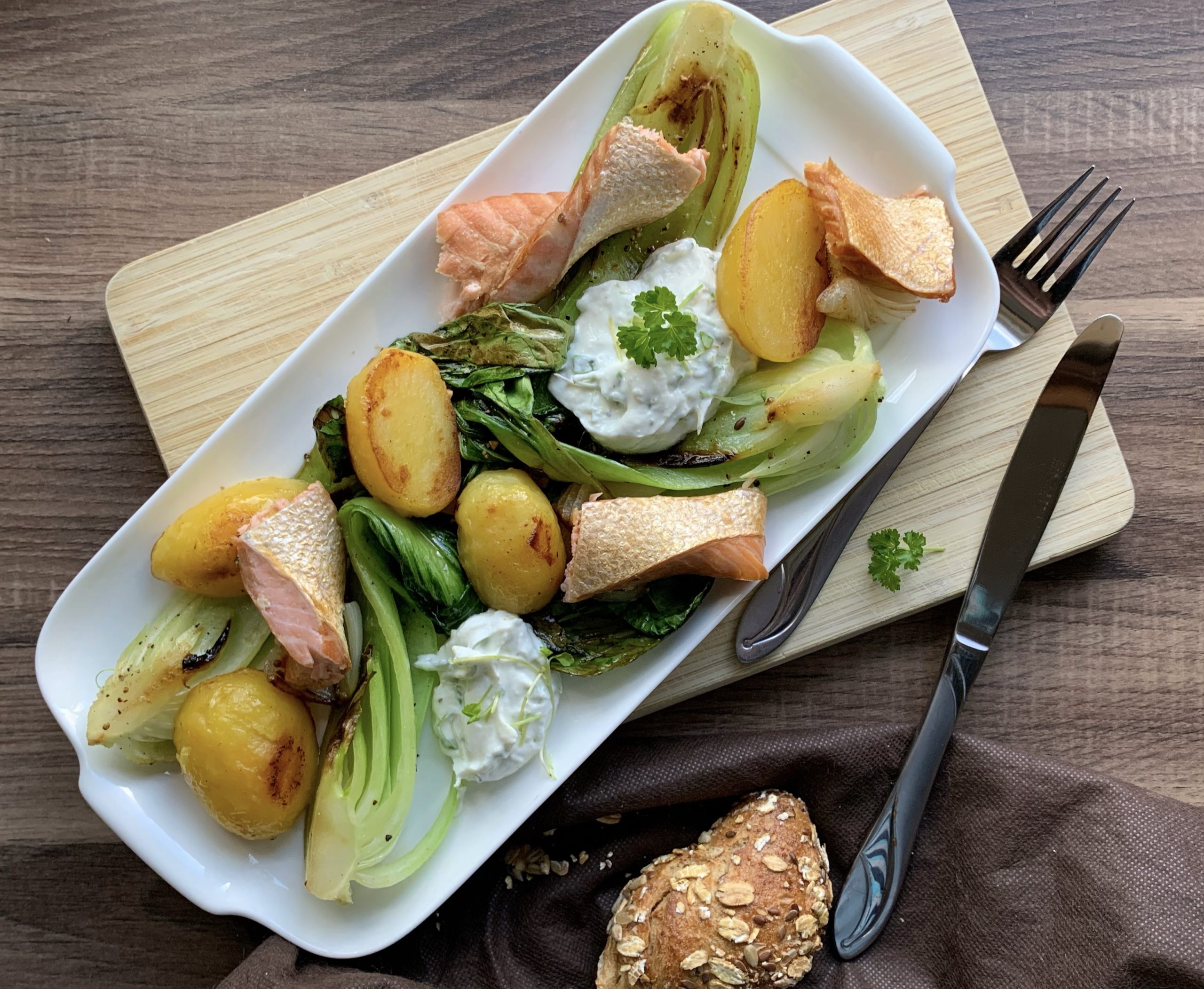 Räucherfisch mit Pak Choi, Kartoffeln und Kressequark